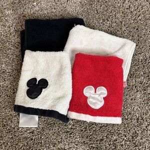 Disney Mickey Mouse Kids Wash Cloth Set - Black, White, Red